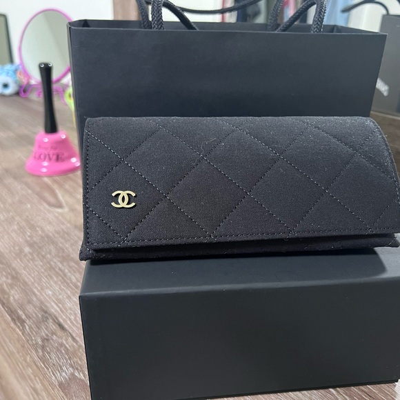 Sunglasses, never worn - Picture 3 of 3